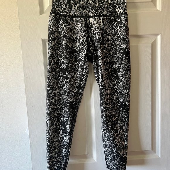 Marika Reversible leggings NWT medium - Picture 2 of 6
